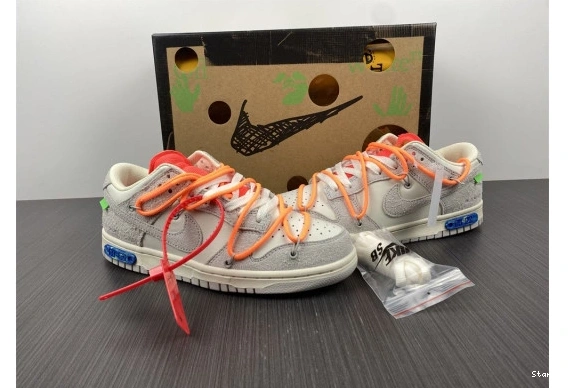 Lot Nike 31 O-W DJ0950-116 Low Dunk 0927